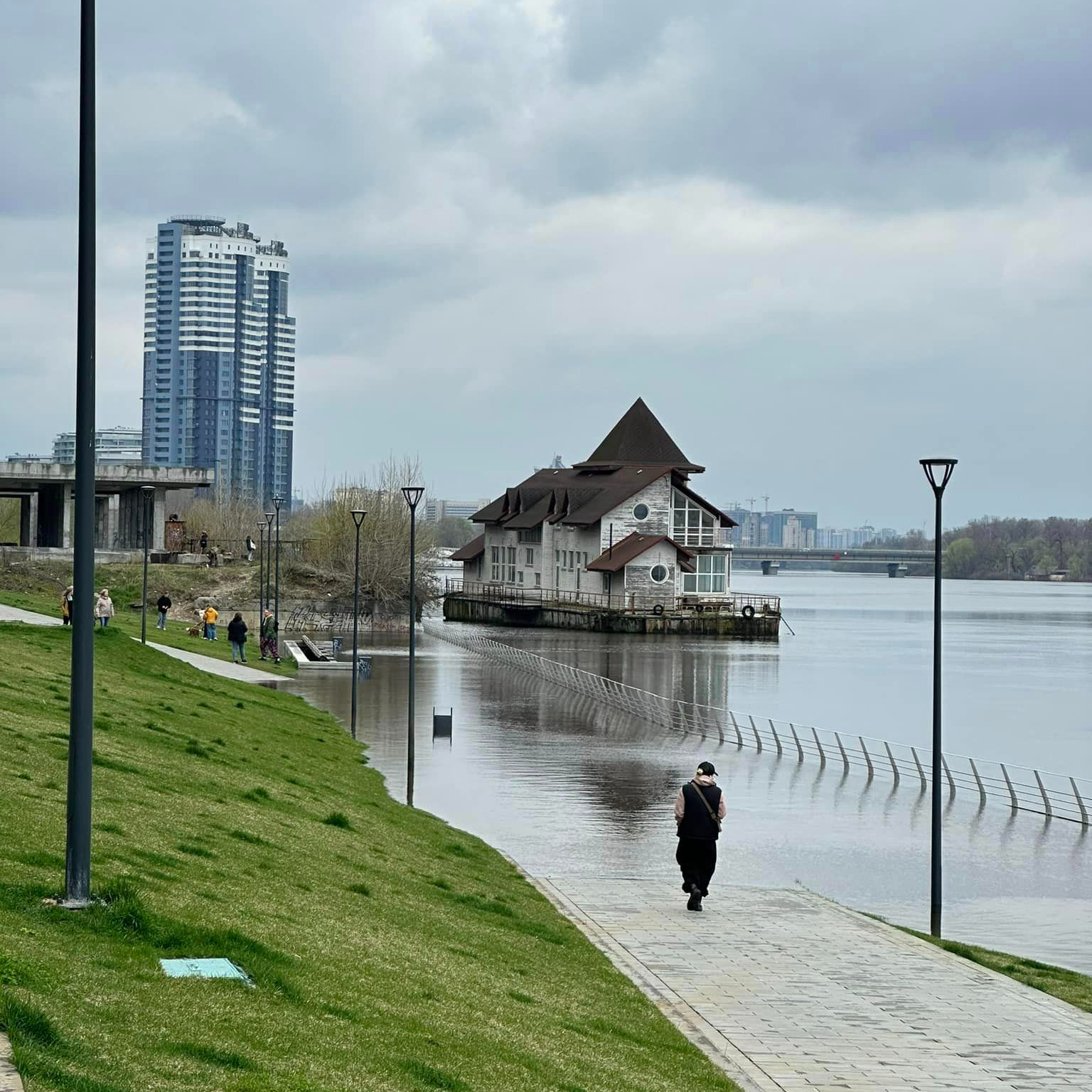 река в киеве название