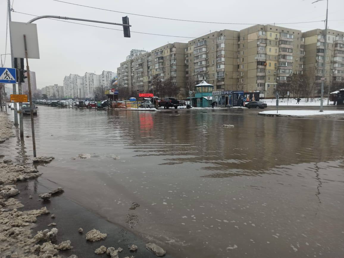 Киев потоп. Киевское метро затопило.
