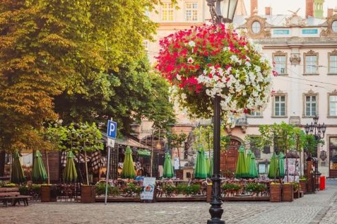 Де відпочити в Україні 2024: 4 міста, які варто відвідати весною