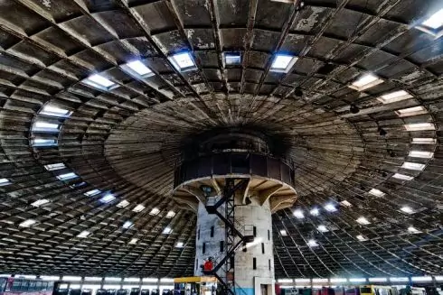 CNN написал о заброшенном автобусном парке в Киеве