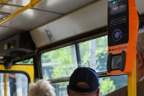 В Киеве в первых маршрутках частного перевозчика установили валидаторы