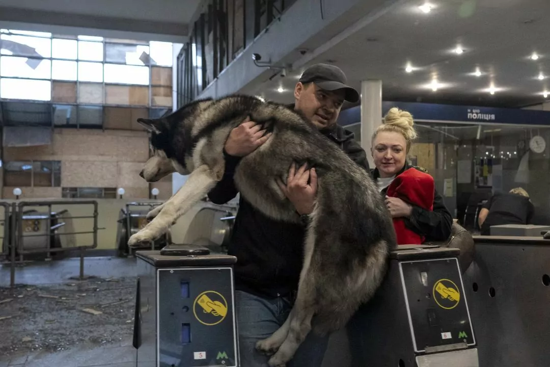 У Києві обстрілом пошкоджена станція метро: є жертви