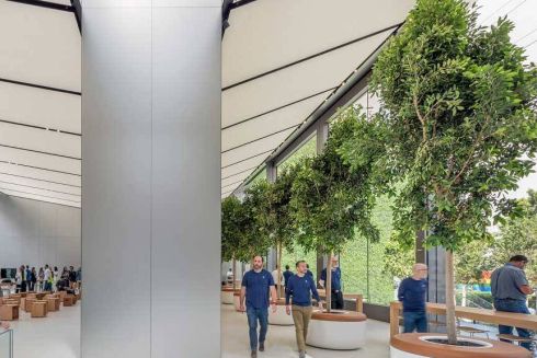 Бюро Foster + Partners зобов'язалось будувати вуглецево-нейтральні будівлі