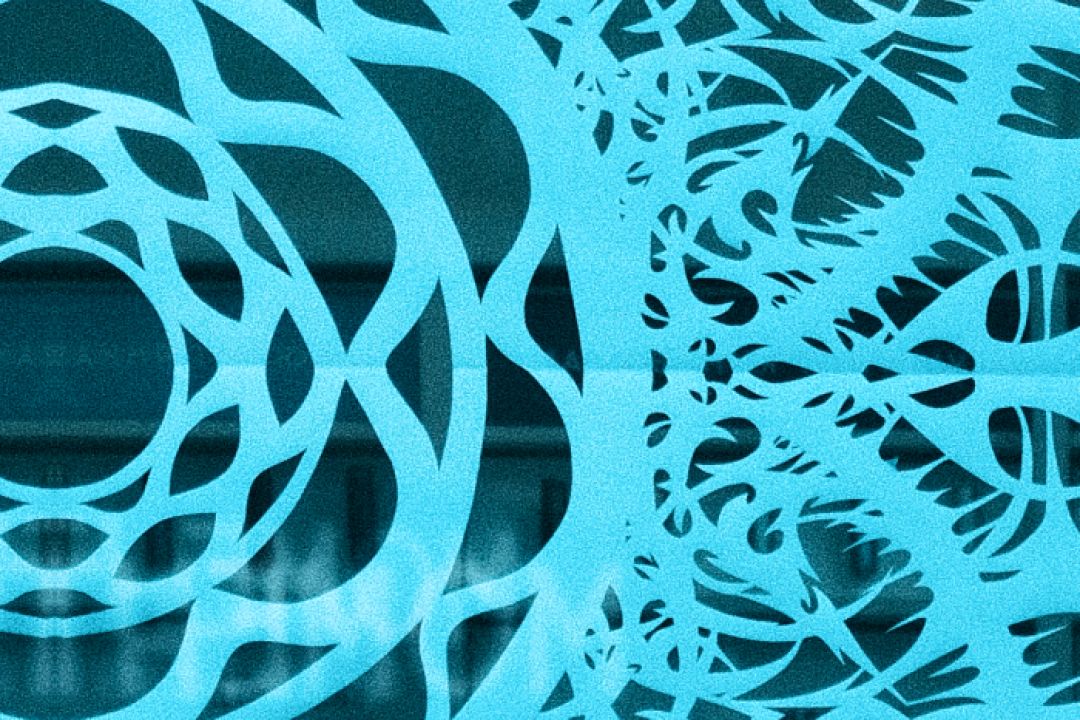 Колаборація IQOS та Олени Коногорової: витинанки у спейсі на Хрещатику