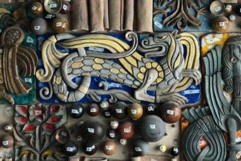 В Чернигове демонтировали и сохранили панно украинской художницы Галины Севрук