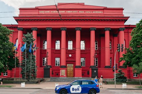 Куда киевляне чаще всего вызывают такси и сколько оставляют чаевых – Bolt объявил интересные факты за 2023 год