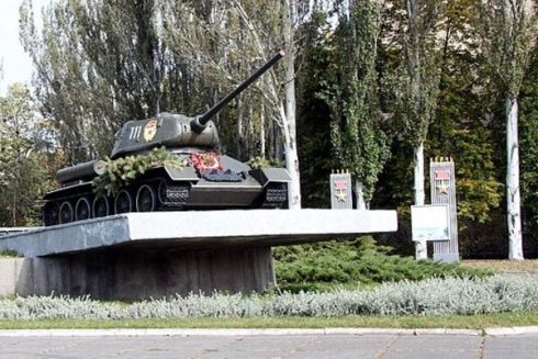 Танки та барельєфи: Київрада ухвала перелік із 53 пам'ятників і знаків, які підлягають декомунізації