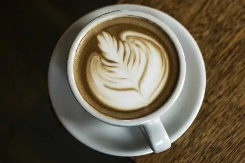 Колишня вчителька відкрила першу кав'ярню у містечку на Донеччині