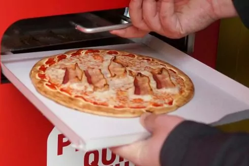 В Риме появился первый автомат, который готовит и продает пиццу