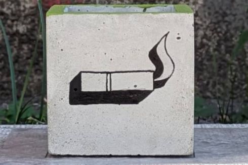 Активісти встановили на &ldquo;Квітах України&rdquo; громадську попільничку