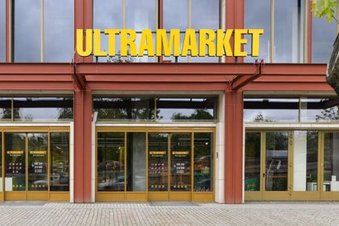 На Подолі відкривають «Пункт турботи» на 100 людей у гіпермаркеті. Там можна підзарядити гаджети