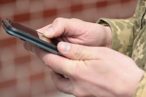 Безкоштовну онлайн-бібліотеку для військових запустили в Україні: які матеріали там є