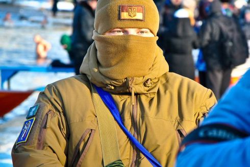 У кінотеатрі «Київ» з'явились люди з кийками. Це «Муніципальна варта»