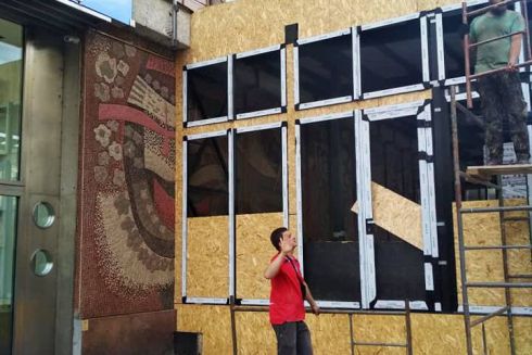 Мозаичное панно 60-х годов на Печерске закрыли пристройкой