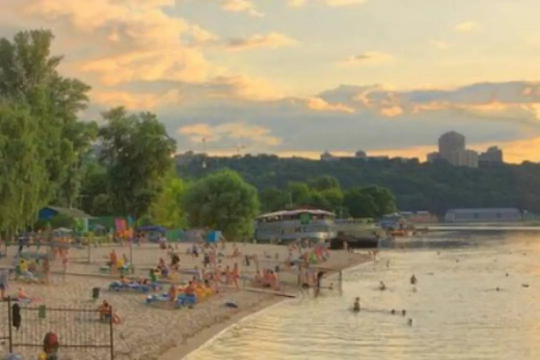 Де в Україні можна відпочити біля води: список відкритих пляжів