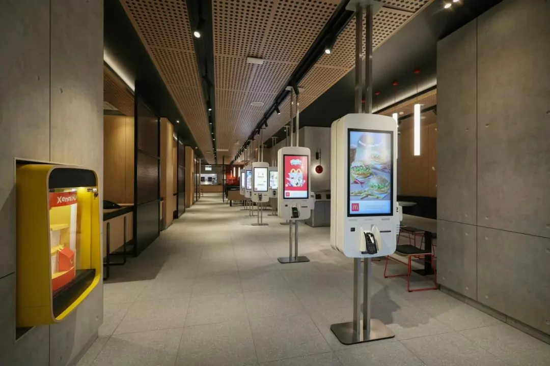 McDonald's відновив роботу на Хрещатику
