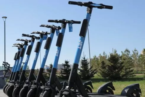 У Києві запрацював сервіс оренди електросамокатів Jet. Він не потребує плати за розблокування