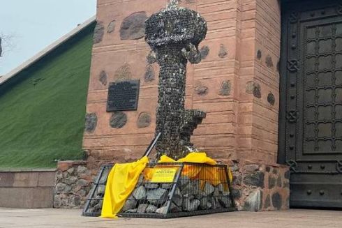 Біля Золотих воріт відкрили інсталяцію &ldquo;Ключ Києва&rdquo;: фото