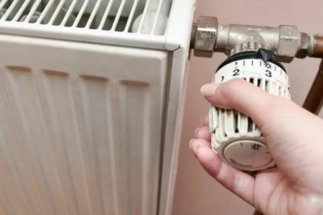 В Киеве начали включать отопление: где именно