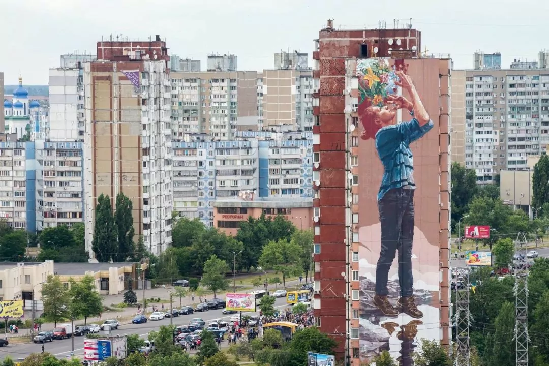 На Троєщині демонтують ринок: фото