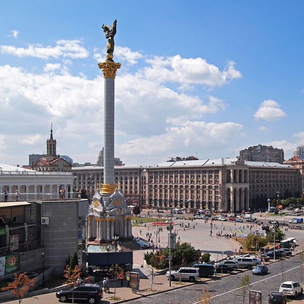 Майдан Незалежності очистять від реклами