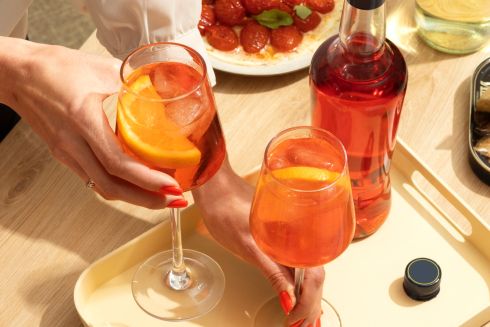 Як приготувати найкращий літній коктейль "Апероль Шпріц" — рецепт від Марко Черветті