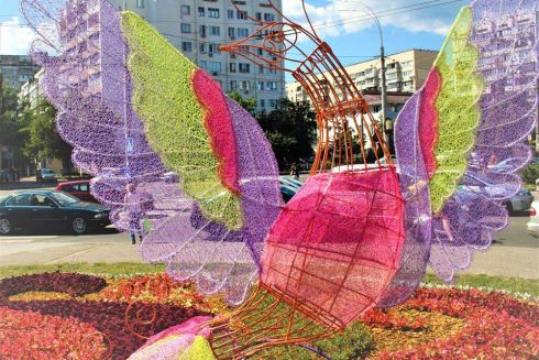 Жар-птиця з квітів: у столиці з'явилася нова оригінальна фотозона