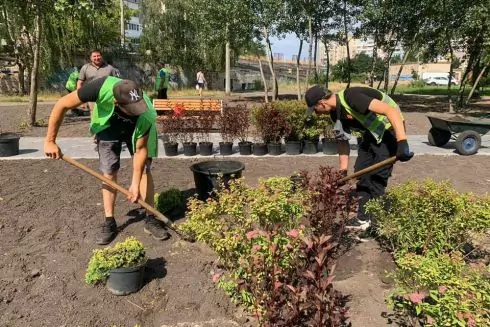 На Троещине обустроили новый сквер