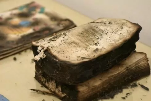 На Книжковому Арсеналі відкрили стенд із книгами, які згоріли у друкарні Vivat