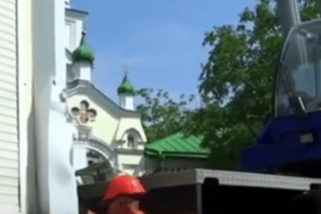 Біля Києво-Печерської лаври демонтували незаконні МАФи