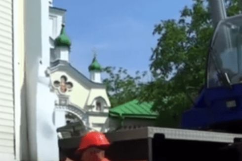 Біля Києво-Печерської лаври демонтували незаконні МАФи