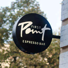 First Point: новая кофейня и пространство для путешественников на Подоле