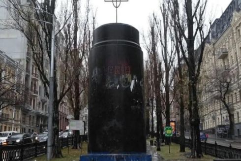 Кияни закликають знести постамент пам’ятника Леніну в центрі міста — петиція