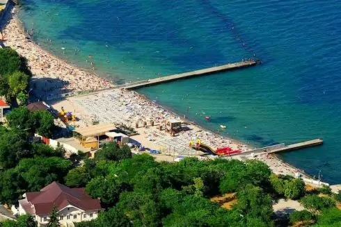 На головному українському курорті не можна купатися- через що та коли знімуть обмеження