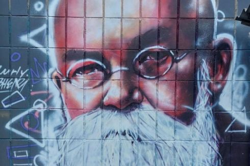 У Києві з&rsquo;явився мурал із Грушевським від команди художниці Фуллен