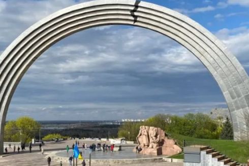 Колишню Арку дружби народів у Києві зносити не будуть — КМДА