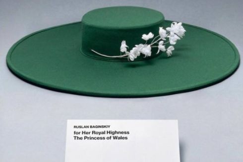 Український дизайнер Руслан Багінський створив капелюшки для королеви Каміли і Кейт Міддлтон