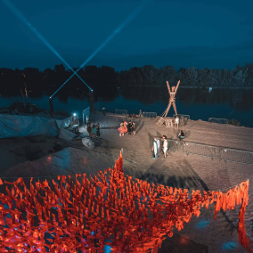Техно и атмосфера Burning Man: фестиваль «Речной Рейв» объявил новые даты и программу