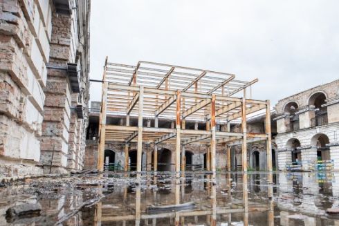 КМДА просить Мінкульт передати аварійний Гостиний двір громаді Києва