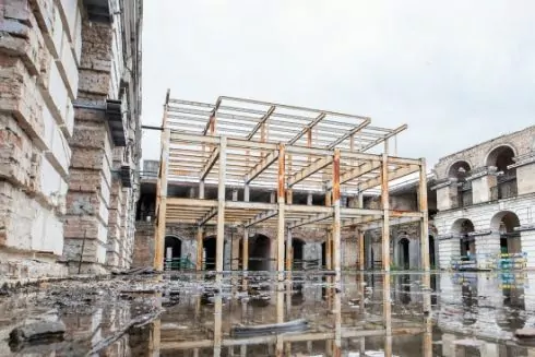 КМДА просить Мінкульт передати аварійний Гостиний двір громаді Києва