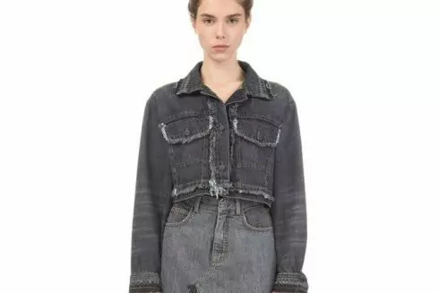 Бренд KseniaSchnaider использовал для новой коллекции ткань из переработанного пластика