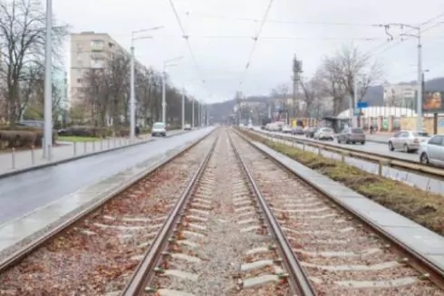 На вулиці Кирилівській відновлять рух трамваїв новими коліями: фото