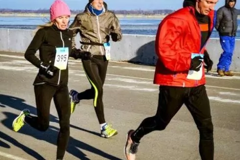 Лайфхак: як займатись спортом на вулиці в холод