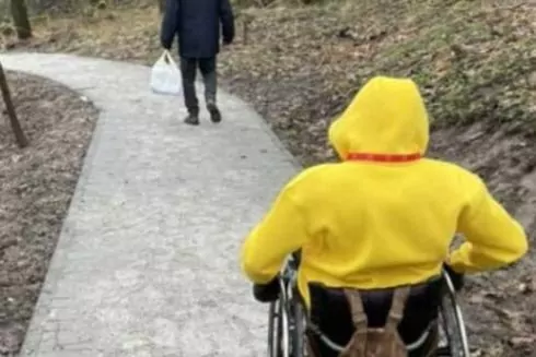 У Замарстинівському парку у Львові облаштовують безбар'єрні доріжки