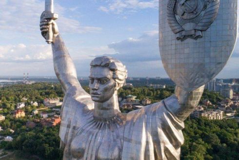 Когда со щита «Родины-матери» уберут советский герб