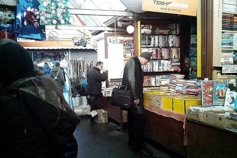 Книжный рынок «Петровка» хотят снести. Активисты выступили против