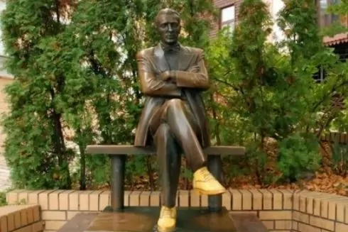 Петиція про демонтаж пам'ятника Булгакову в Києві набрала необхідні голоси
