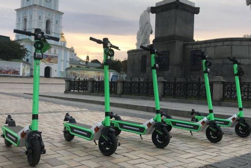 Kiwi снизил цены на прокат электросамокатов в Киеве