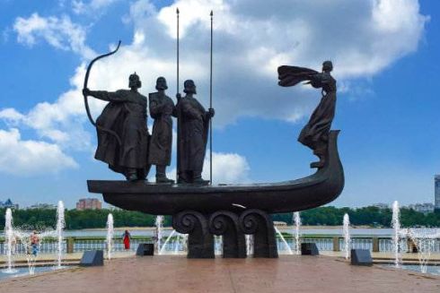 Фонтан біля пам'ятника засновникам Києва відремонтують: як він буде виглядати