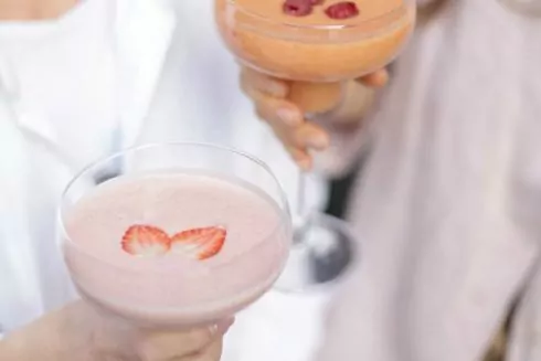 На Льва Толстого открылось новое кафе DRaw Cakes с сыроедческими десертами